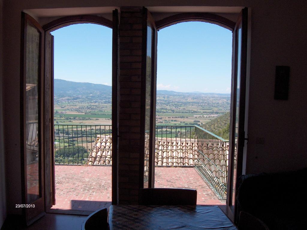 Agriturismo Il Palazzetto Lägenhet Campello sul Clitunno Rum bild